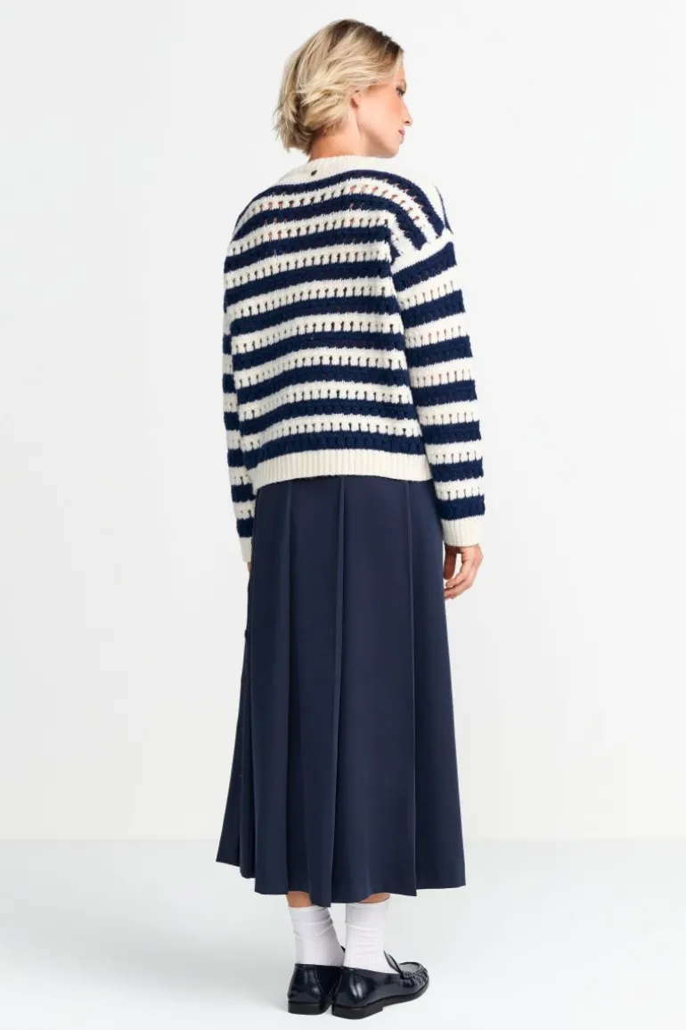 Gestreifter Lochstrickpullover