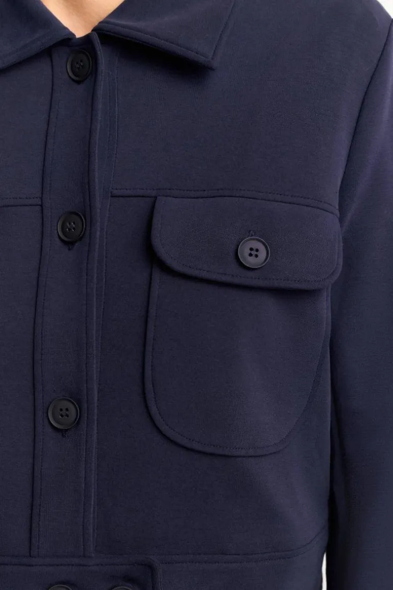 Kurze Jacke Mit Taschen